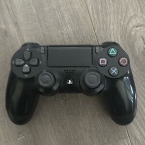 PS4 Controller